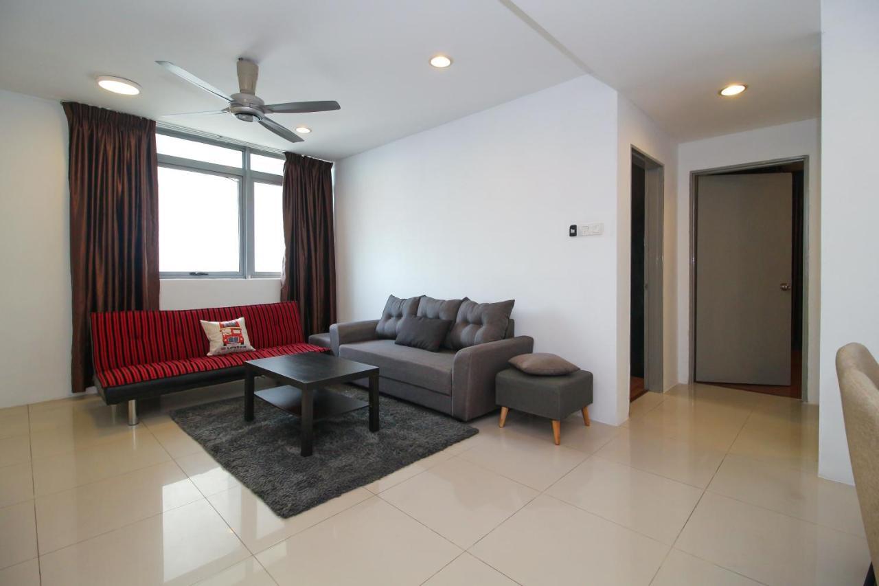 Oyo Home 770 Elite 2Br Taragon Puteri Kuala Lumpur Exterior photo